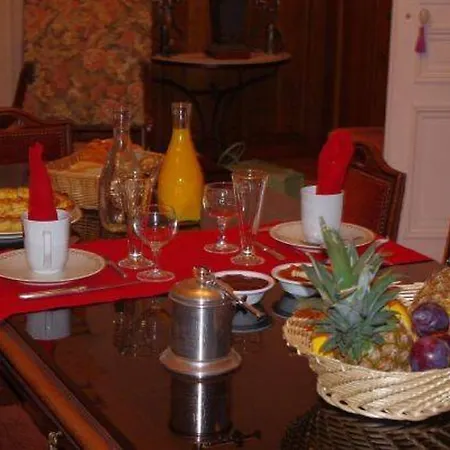 Le Château De En Barrois Couette-café 3*